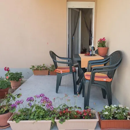 Apartment Apartman Frape *