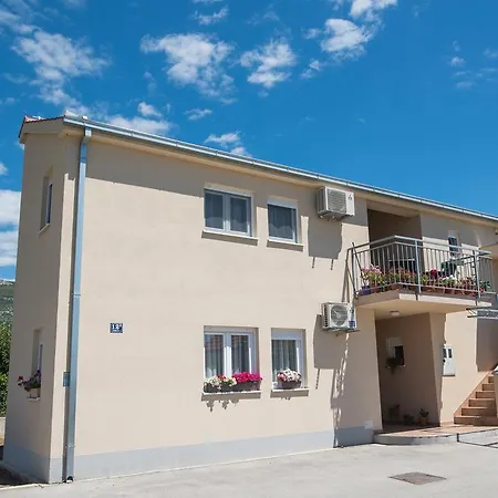 Apartment Apartman Frape Kaštela